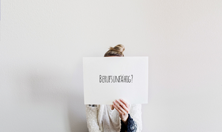 Berufsunfähig als Pflegekraft: Was bedeutet das und was gibt’s vom Staat?